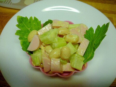 簡単！セロリと大豆とソーセージの柚子コショウサラダ